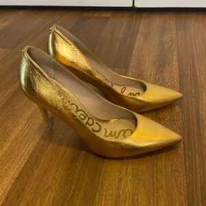 Sam Elderman Gold Heels!!